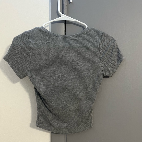 Gray Ribbed Cropped Tee - Picture 2 of 2